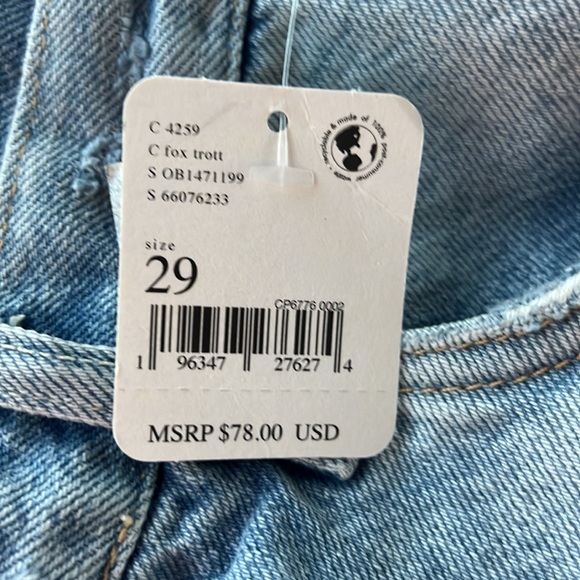 🌻🆕🚨FREE PEOPLE LASSO LIGHT WASH DENIM SHORTS-FOX TROT COLOR SIZES 28 & 29 - Picture 16 of 16